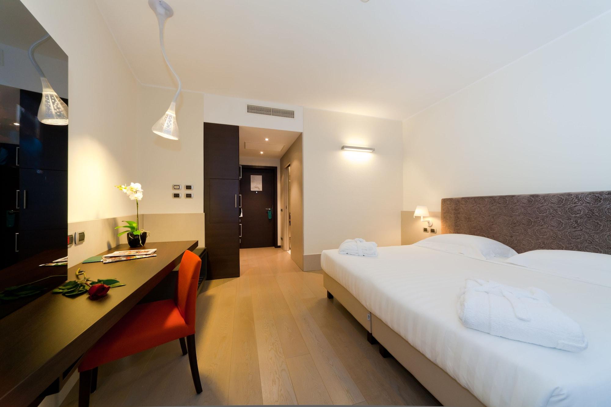 Rmh Modena Des Arts Hotel Kültér fotó