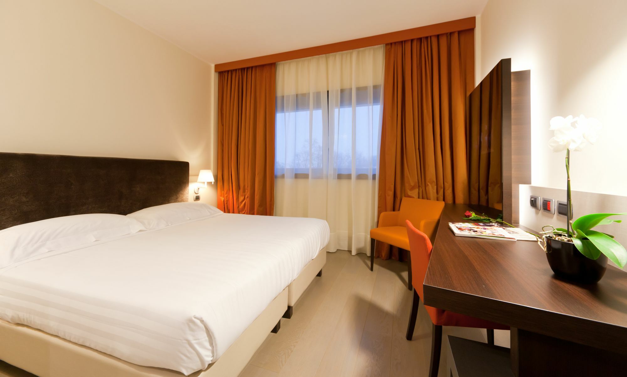 Rmh Modena Des Arts Hotel Kültér fotó