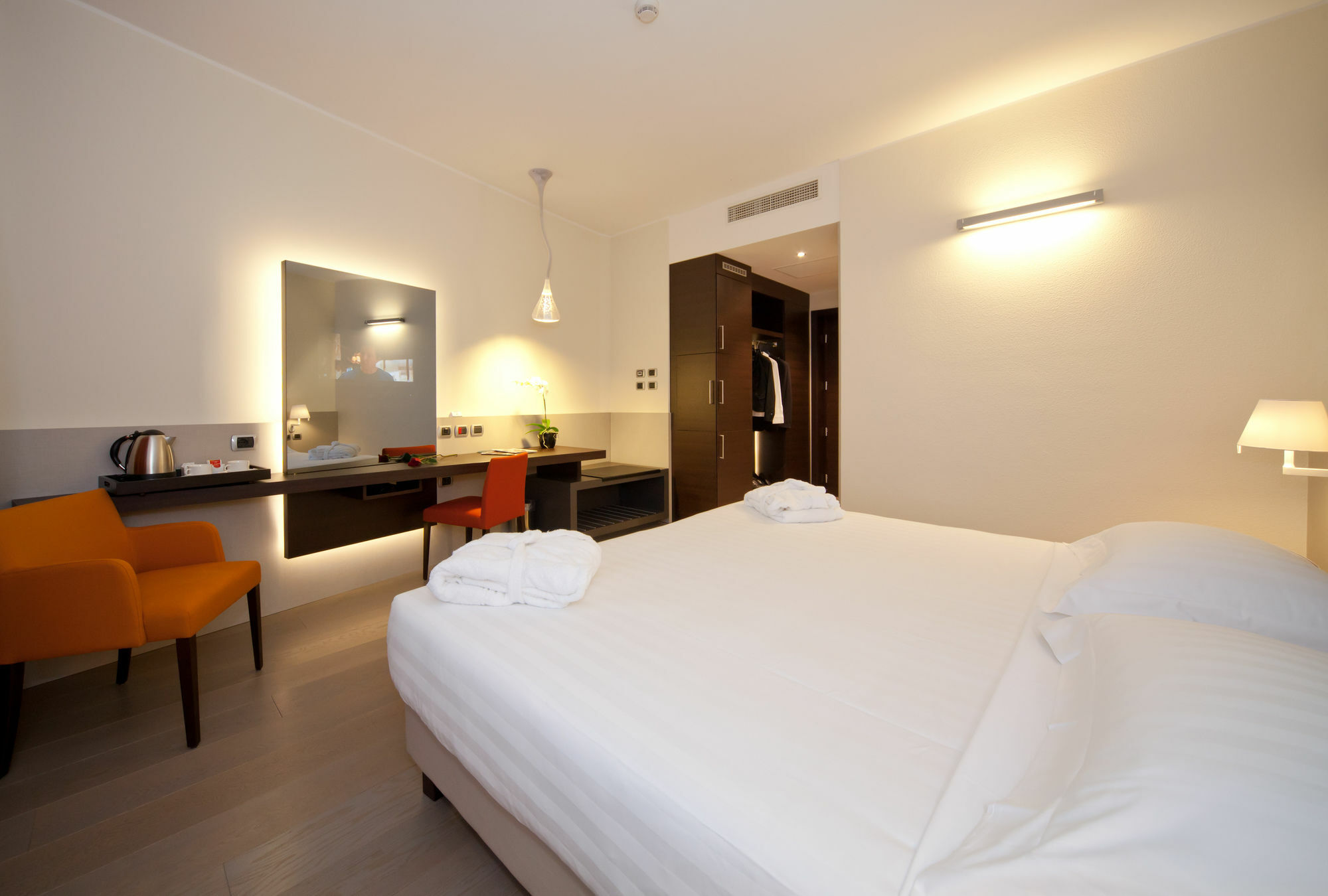 Rmh Modena Des Arts Hotel Kültér fotó