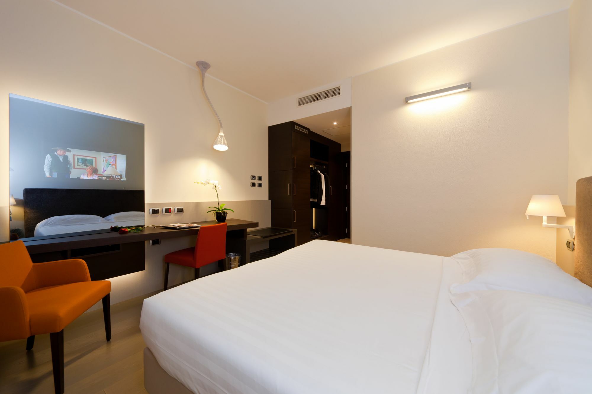 Rmh Modena Des Arts Hotel Kültér fotó