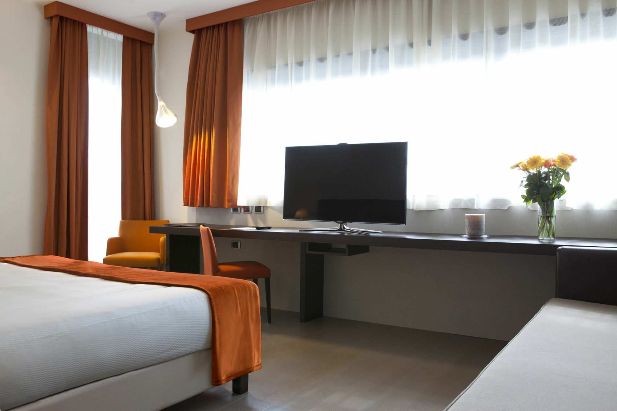 Rmh Modena Des Arts Hotel Kültér fotó